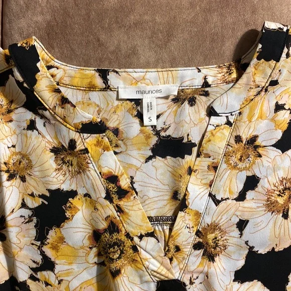 NWOT Women’s Maurice’s shirt - Picture 3 of 6